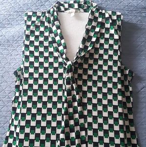 Banana Republic Sleeveless Shirt w/Tie.
